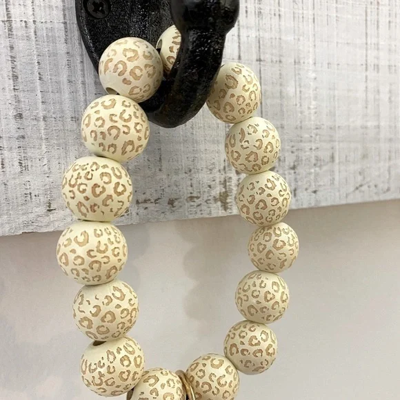 Brand New~ MAMA Wooden Beaded Tassel Key Chain in Cream 💗 - Picture 6 of 7